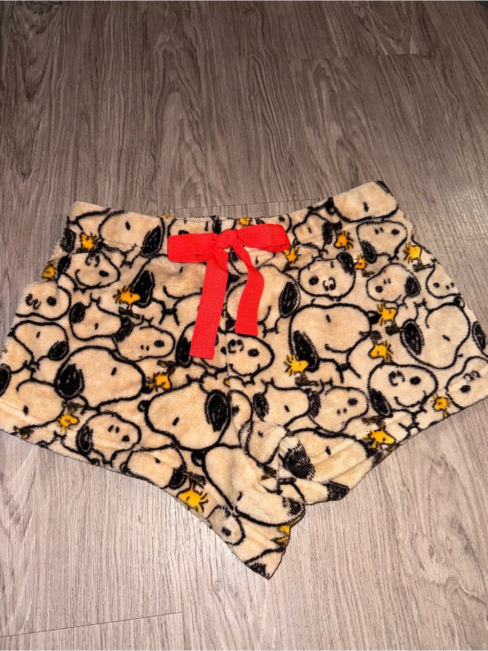 Peanuts Cream & Black Snoopy Plush Pajama Shorts with Red Bow